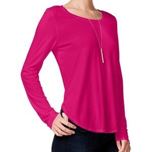 Chelsea Sky High-Low Key hole back blouse